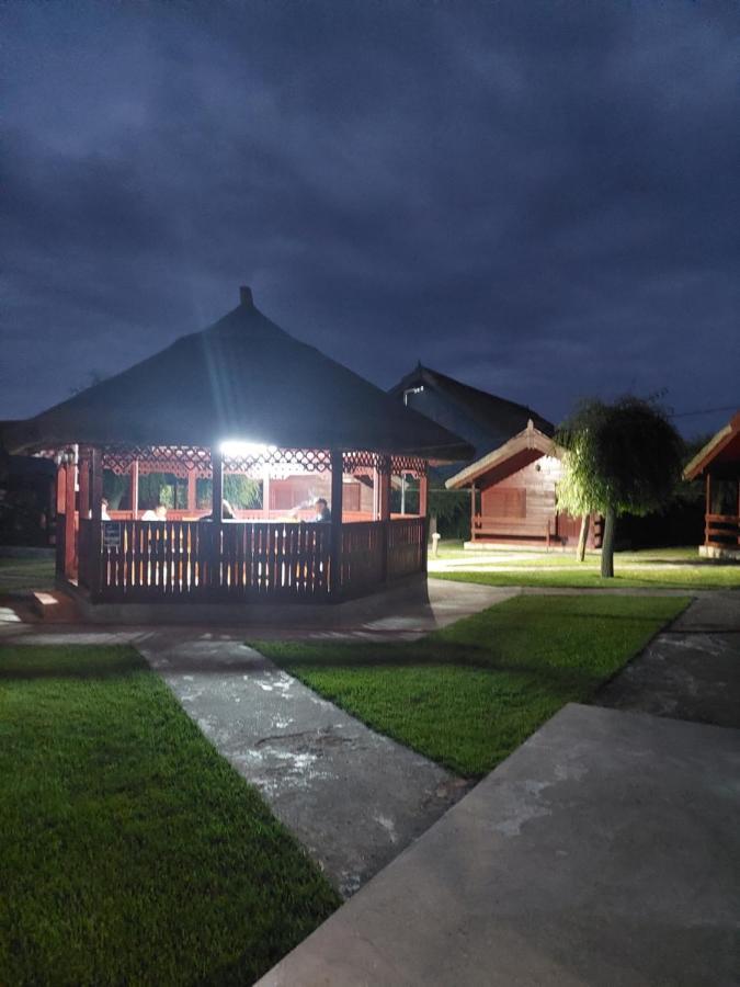 Pensiunea La Tavi มูรีกีโอล ภายนอก รูปภาพ